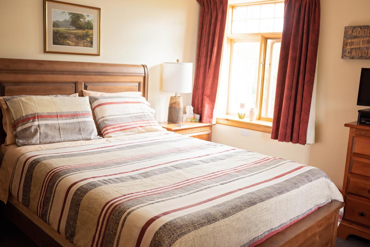 Rock Hill Bed & Breakfast Sharbot Lake Exteriér fotografie
